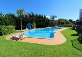 Exclusive 2+1 Bedroom Duplex House in Guia | Garage, Terrace and Pool