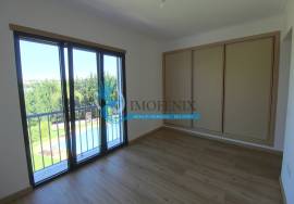 Exclusive 2+1 Bedroom Duplex House in Guia | Garage, Terrace and Pool