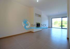 Exclusive 2+1 Bedroom Duplex House in Guia | Garage, Terrace and Pool