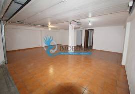 Exclusive 2+1 Bedroom Duplex House in Guia | Garage, Terrace and Pool