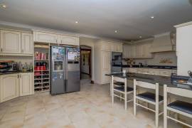 Luxury 9 bed Estate For Sale in Durban South Africa