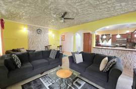 RH-290 Comfortable 3 bed 2 bath apartment, Carrot Bay