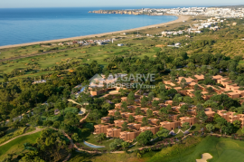 Luxury T1 Sea View and Golf Apartment in Lagos Algarve: Turnkey Living