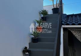 Furnished 3-Bedroom Single-Story Villa with Annex and Roof Terrace near Faro
