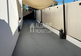 Furnished 3-Bedroom Single-Story Villa with Annex and Roof Terrace near Faro
