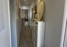 Furnished 3-Bedroom Single-Story Villa with Annex and Roof Terrace near Faro