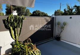 Furnished 3-Bedroom Single-Story Villa with Annex and Roof Terrace near Faro