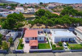 3 bedroom villa in Campo de Baixo – A few minutes from the beach 3 bedroom villa in Campo de Baixo – A few minutes from the beach