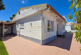 3 bedroom villa in Campo de Baixo – A few minutes from the beach 3 bedroom villa in Campo de Baixo – A few minutes from the beach