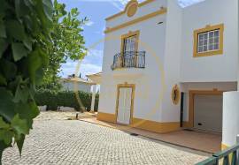2 bedroom villa, close to the center of Faro