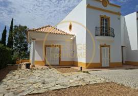 2 bedroom villa, close to the center of Faro
