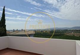 2 bedroom villa, close to the center of Faro