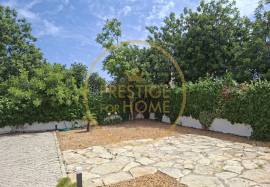 2 bedroom villa, close to the center of Faro