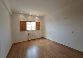 2 bedroom villa, close to the center of Faro