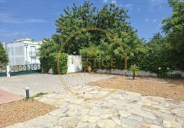 2 bedroom villa, close to the center of Faro