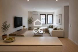 Fully renovated 2 bedroom apartment in the Bristol Building, Avenida da Boavista