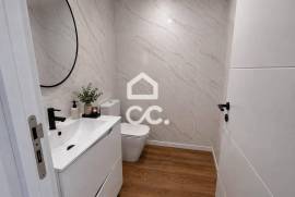 Fully renovated 2 bedroom apartment in the Bristol Building, Avenida da Boavista Fully renovated 2 bedroom apartment in the Bristol Building, Avenida da Boavista