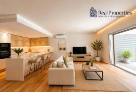 2 bedroom apartment, in a condominium with communal pool, in Quarteira