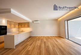 2 bedroom apartment, in a condominium with communal pool, in Quarteira