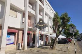 4-Bed Apartment with Roof Terrace 4-Bed Apartment with Roof Terrace