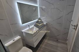 4-Bed Apartment with Roof Terrace 4-Bed Apartment with Roof Terrace