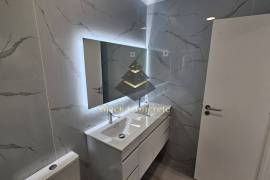 4-Bed Apartment with Roof Terrace 4-Bed Apartment with Roof Terrace