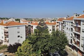 4-Bed Apartment with Roof Terrace 4-Bed Apartment with Roof Terrace