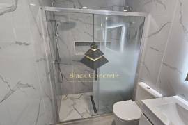 4-Bed Apartment with Roof Terrace 4-Bed Apartment with Roof Terrace