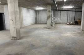 Great opportunity: 240 m² garage in the basement of the building Great opportunity: 240 m² garage in the basement of the building