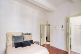 A Delightful, Fully Renovated Village House Offering 116 M2 Of Living Space With 3 Bedrooms, Combining Comfort And Authenticity.