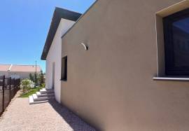 Brand New Single Storey Villa With 2 Ensuite Bedrooms And A Garage On A Beautifully Landscaped 260 M2 Plot. Brand New Single Storey Villa With 2 Ensuite Bedrooms And A Garage On A Beautifully Landscaped 260 M2 Plot.