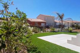 Brand New Single Storey Villa With 2 Ensuite Bedrooms And A Garage On A Beautifully Landscaped 260 M2 Plot. Brand New Single Storey Villa With 2 Ensuite Bedrooms And A Garage On A Beautifully Landscaped 260 M2 Plot.