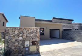 Brand New Single Storey Villa With 2 Ensuite Bedrooms And A Garage On A Beautifully Landscaped 260 M2 Plot. Brand New Single Storey Villa With 2 Ensuite Bedrooms And A Garage On A Beautifully Landscaped 260 M2 Plot.