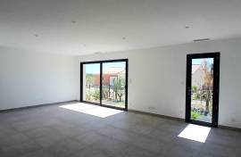 Brand New Single Storey Villa With 2 Ensuite Bedrooms And A Garage On A Beautifully Landscaped 260 M2 Plot. Brand New Single Storey Villa With 2 Ensuite Bedrooms And A Garage On A Beautifully Landscaped 260 M2 Plot.