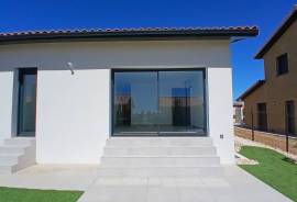 Brand New Single Storey Villa With 2 Ensuite Bedrooms And A Garage On A Beautifully Landscaped 260 M2 Plot. Brand New Single Storey Villa With 2 Ensuite Bedrooms And A Garage On A Beautifully Landscaped 260 M2 Plot.
