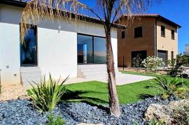 Brand New Single Storey Villa With 2 Ensuite Bedrooms And A Garage On A Beautifully Landscaped 260 M2 Plot. Brand New Single Storey Villa With 2 Ensuite Bedrooms And A Garage On A Beautifully Landscaped 260 M2 Plot.