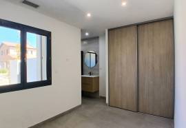 Brand New Single Storey Villa With 2 Ensuite Bedrooms And A Garage On A Beautifully Landscaped 260 M2 Plot. Brand New Single Storey Villa With 2 Ensuite Bedrooms And A Garage On A Beautifully Landscaped 260 M2 Plot.