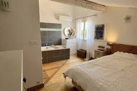 A Beautiful, Fully Renovated Village House With 4 Bedrooms Set On 306 M2 Of Land With A Swimming Pool. A Beautiful, Fully Renovated Village House With 4 Bedrooms Set On 306 M2 Of Land With A Swimming Pool.