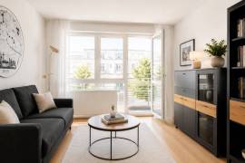 Vacant 3-Room Apartment with 2 Bathrooms, Balcony, Parking & Concierge Service in Prenzlauer Berg Vacant 3-Room Apartment with 2 Bathrooms, Balcony, Parking & Concierge Service in Prenzlauer Berg