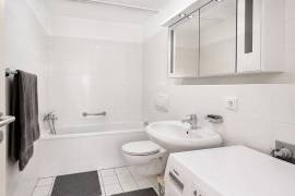 Vacant 3-Room Apartment with 2 Bathrooms, Balcony, Parking & Concierge Service in Prenzlauer Berg Vacant 3-Room Apartment with 2 Bathrooms, Balcony, Parking & Concierge Service in Prenzlauer Berg