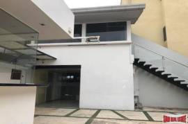 Two Storey House for Sale in a Excellent Hua Hin Business District Location