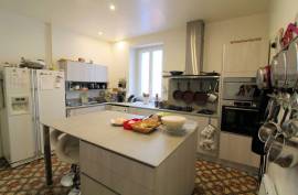 9 room, 244m2 Village house for sale in Cessenon sur orb - 295 000 € *