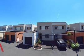 4 room, 101m2 Villa for sale in Grau d'agde - 495 000 € *