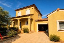 10 room, 209m2 House for sale in Laurens - 499 000 € * 10 room, 209m2 House for sale in Laurens - 499 000 € *