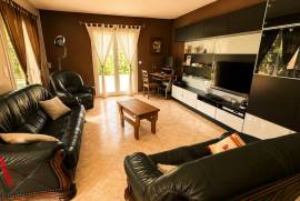 10 room, 209m2 House for sale in Laurens - 499 000 € * 10 room, 209m2 House for sale in Laurens - 499 000 € *
