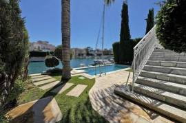 Marina Living with Private Berth
