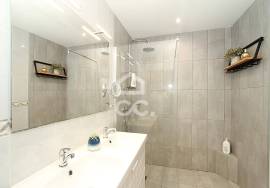 2 bedroom apartment with terrace, sea view and parking space in Armação de Pêra
