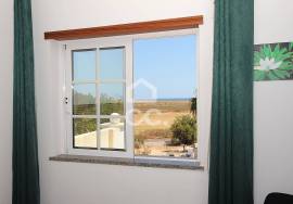 2 bedroom apartment with terrace, sea view and parking space in Armação de Pêra