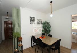 2 bedroom apartment with terrace, sea view and parking space in Armação de Pêra