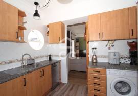 2 bedroom apartment with terrace, sea view and parking space in Armação de Pêra
